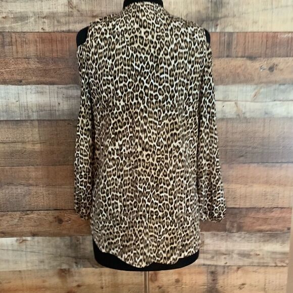 ‎Chico leopard cold shoulder blouse, Chico’s 0 - Picture 8 of 8